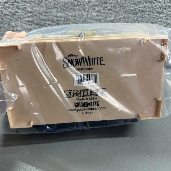 Disney Snow White Popcorn Bucket Goldenlink Regal Exclusive New - Picture 5 of 5